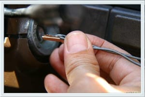 broken car key extraction San Antonio